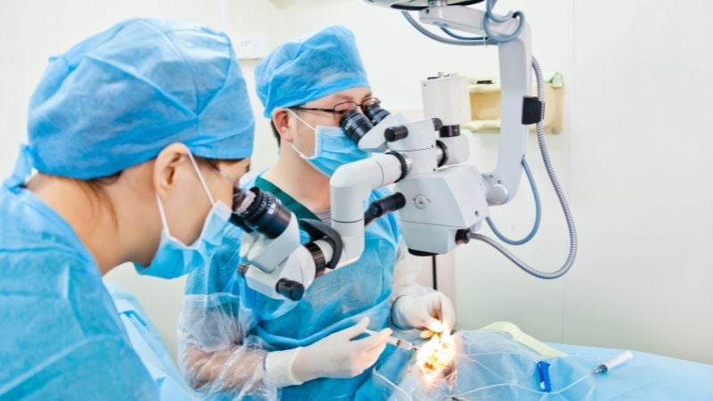 Phẫu thuật cườm nước