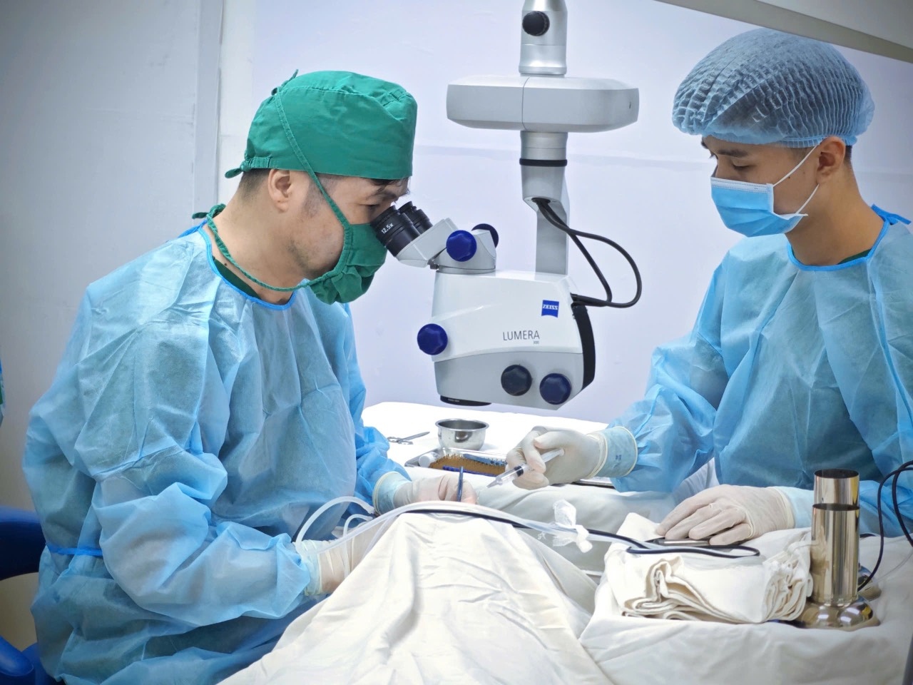 Điều trị đục thủy tinh thể